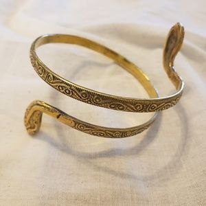Antique style gold toned snake armcuff
